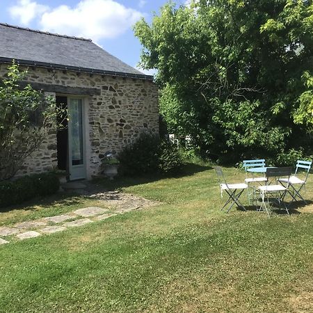 Grand Mainguet Bed & Breakfast Saint-Lambert-la-Potherie ภายนอก รูปภาพ