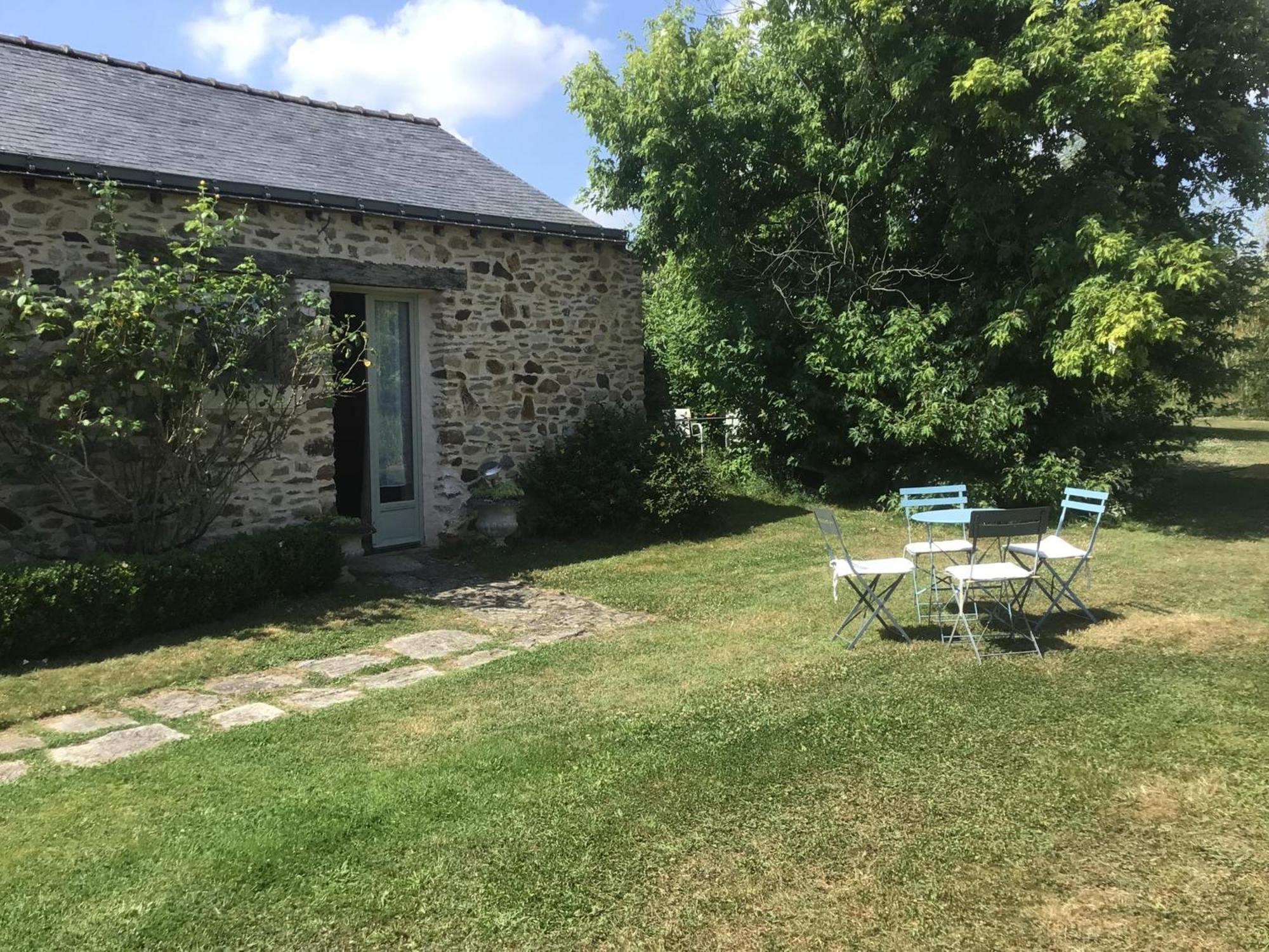 Grand Mainguet Bed & Breakfast Saint-Lambert-la-Potherie ภายนอก รูปภาพ