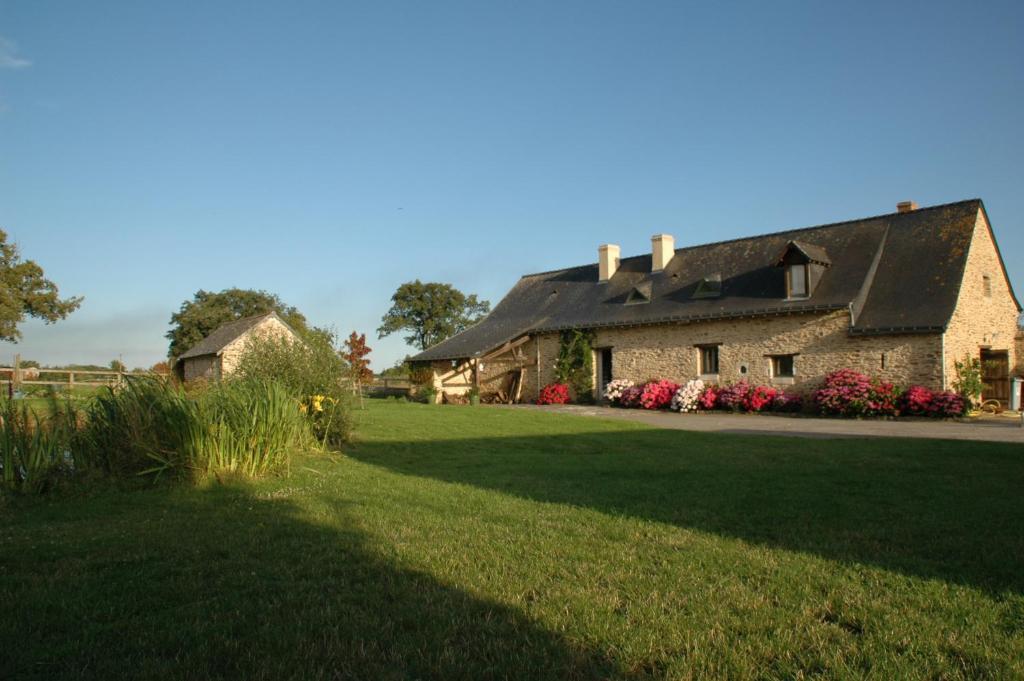 Grand Mainguet Bed & Breakfast Saint-Lambert-la-Potherie ภายนอก รูปภาพ