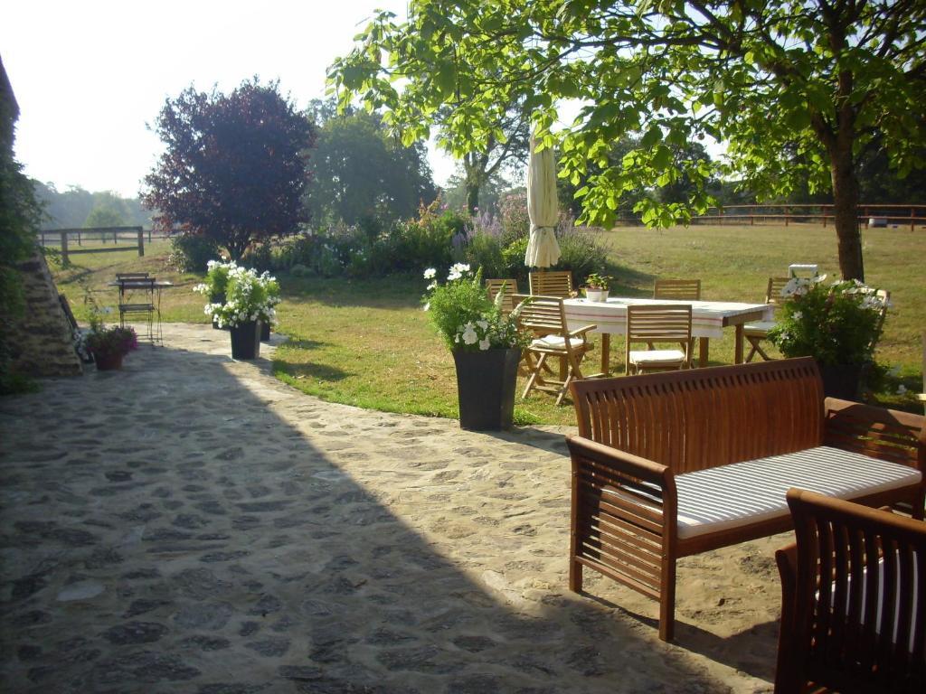 Grand Mainguet Bed & Breakfast Saint-Lambert-la-Potherie ภายนอก รูปภาพ